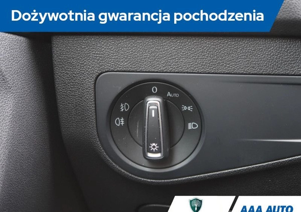 Volkswagen Tiguan cena 93000 przebieg: 154162, rok produkcji 2019 z Stąporków małe 254